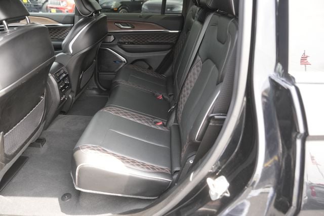 2023 Jeep Grand Cherokee Summit