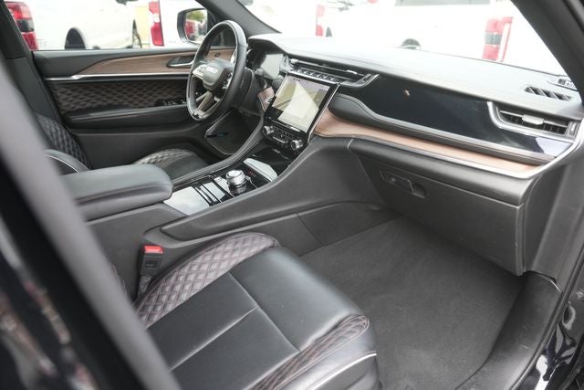2023 Jeep Grand Cherokee Summit