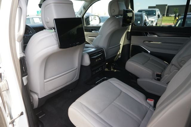 2023 Jeep Wagoneer L Series II