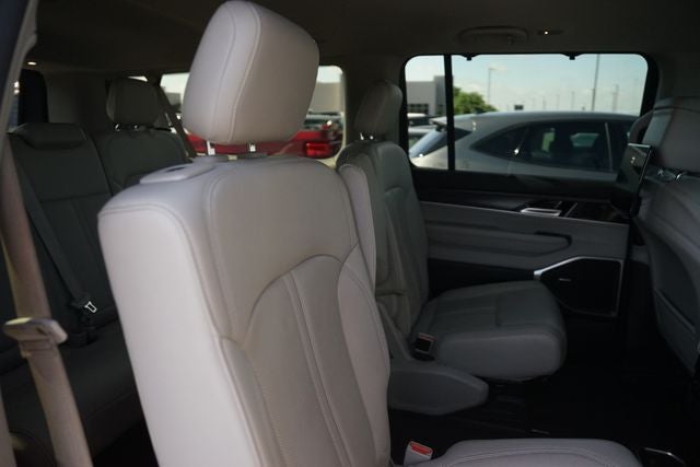 2023 Jeep Wagoneer L Series II