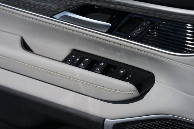 2023 Jeep Wagoneer L Series II