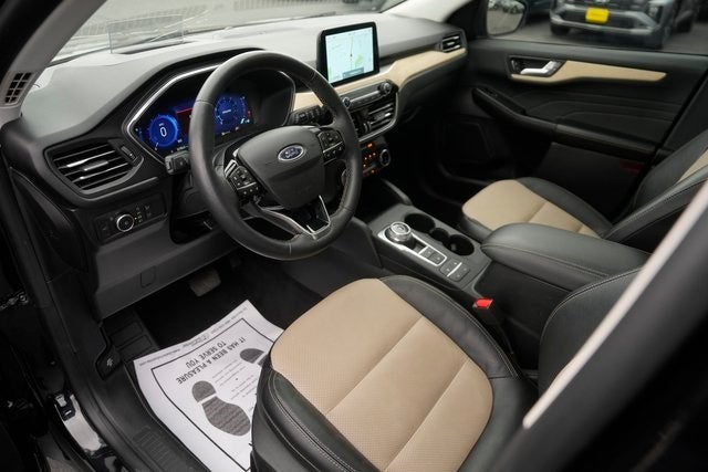 2022 Ford Escape Titanium