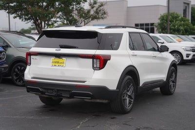 2025 Ford Explorer ST-Line