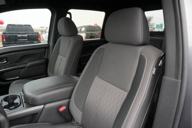 2023 Nissan Titan SV