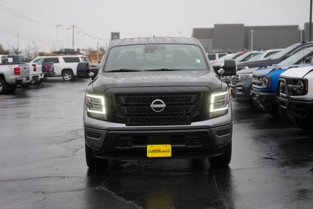 2023 Nissan Titan SV