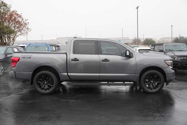 2023 Nissan Titan SV