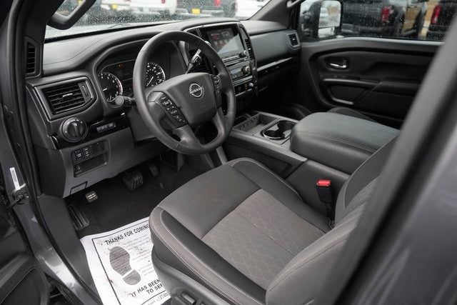 2023 Nissan Titan SV