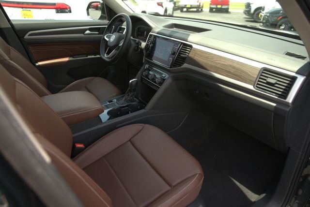 2022 Volkswagen Atlas 3.6L V6 SE w/Technology