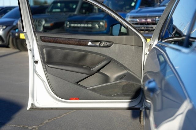 2014 Volkswagen Passat V6 SEL Premium