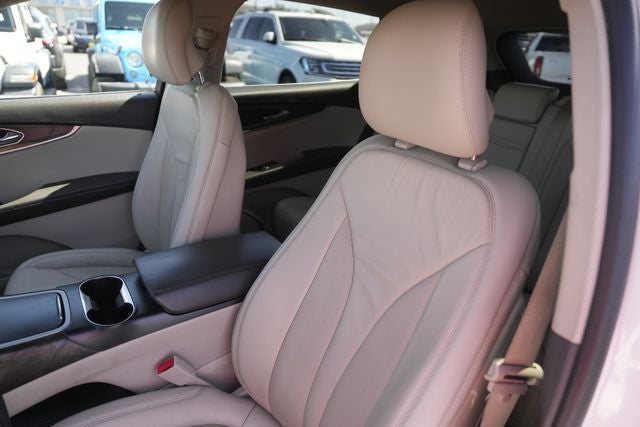 2019 Lincoln Nautilus Select