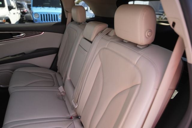 2019 Lincoln Nautilus Select