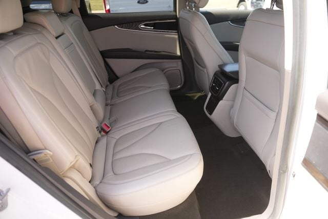 2019 Lincoln Nautilus Select