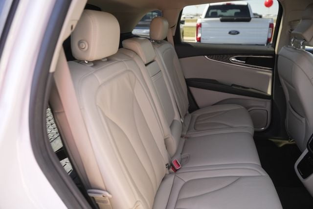 2019 Lincoln Nautilus Select