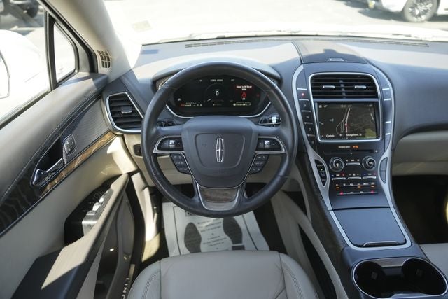 2019 Lincoln Nautilus Select