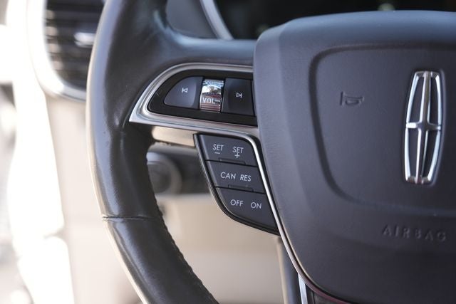 2019 Lincoln Nautilus Select