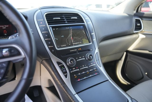 2019 Lincoln Nautilus Select