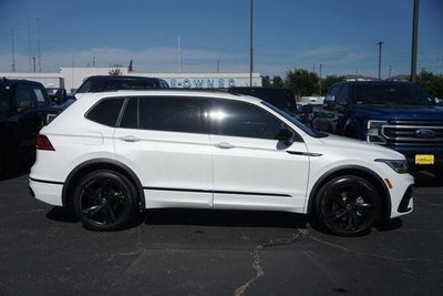 2024 Volkswagen Tiguan SE R-Line Black