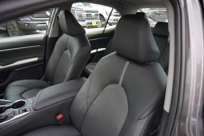 2023 Toyota Camry Hybrid XLE