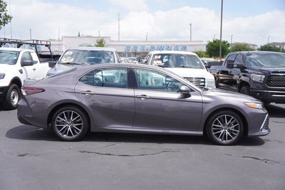2023 Toyota Camry Hybrid XLE