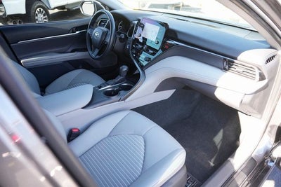 2022 Toyota Camry Hybrid SE