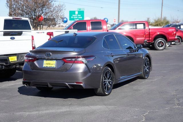 2022 Toyota Camry Hybrid SE