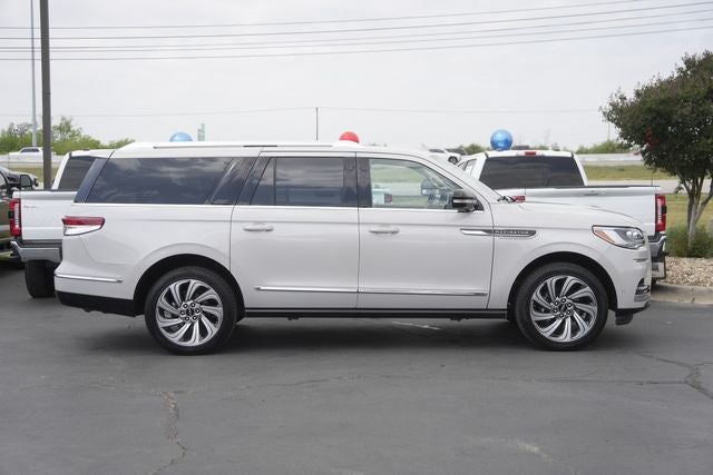 2023 Lincoln Navigator L Reserve