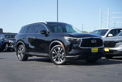 2023 INFINITI QX60 LUXE