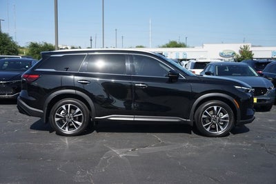 2023 INFINITI QX60 LUXE