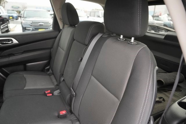 2020 Nissan Pathfinder SV