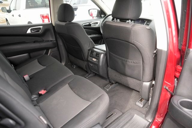 2020 Nissan Pathfinder SV