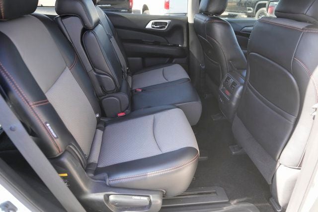 2019 Nissan Pathfinder SV