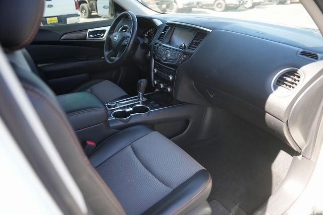 2019 Nissan Pathfinder SV