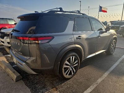 2024 Nissan Pathfinder Platinum