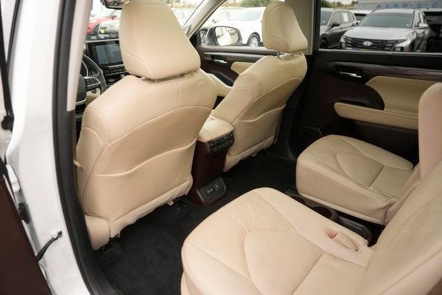 2022 Toyota Highlander Platinum