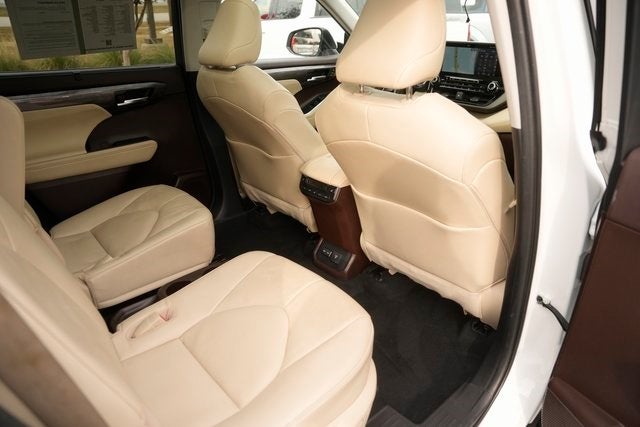 2022 Toyota Highlander Platinum