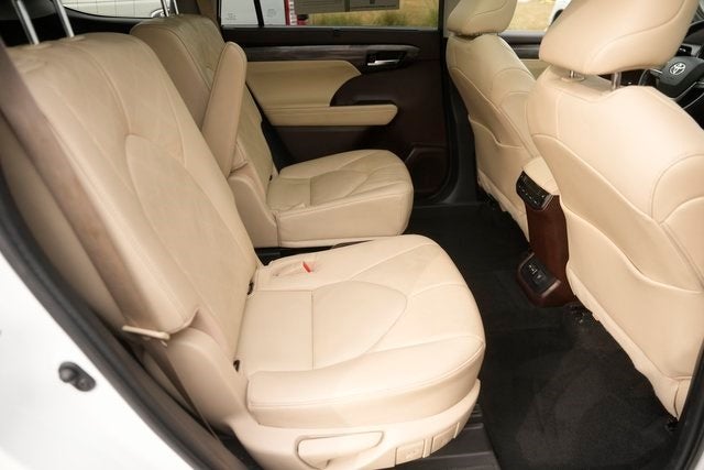 2022 Toyota Highlander Platinum