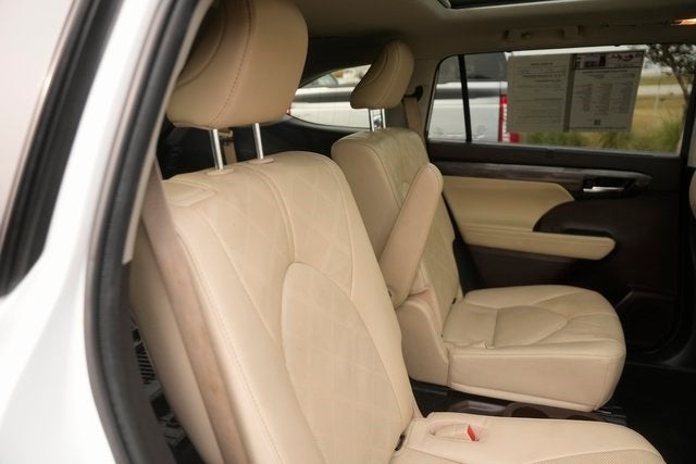 2022 Toyota Highlander Platinum