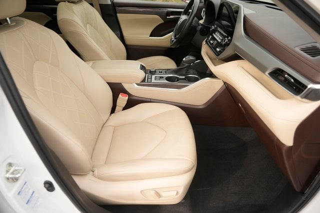 2022 Toyota Highlander Platinum