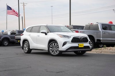 2022 Toyota Highlander Platinum