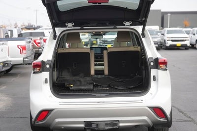 2022 Toyota Highlander Platinum