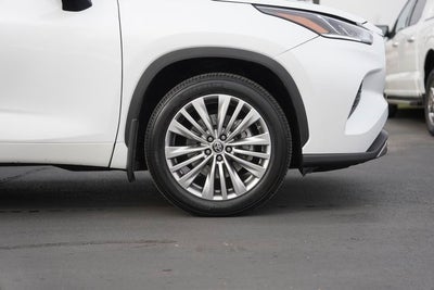 2022 Toyota Highlander Platinum