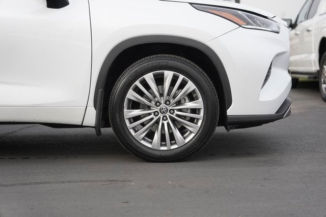 2022 Toyota Highlander Platinum