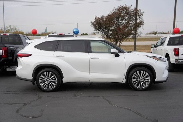 2022 Toyota Highlander Platinum