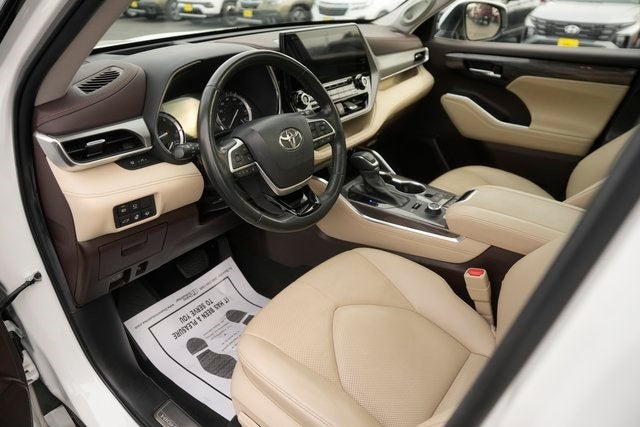 2022 Toyota Highlander Platinum