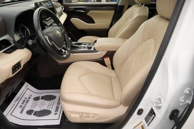 2022 Toyota Highlander Platinum