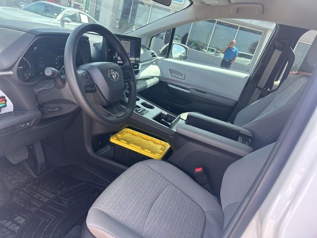 2025 Toyota Sienna LE 8 Passenger