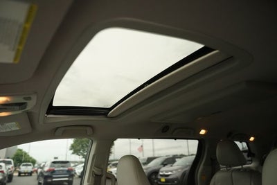 2013 Toyota Sienna XLE 8 Passenger