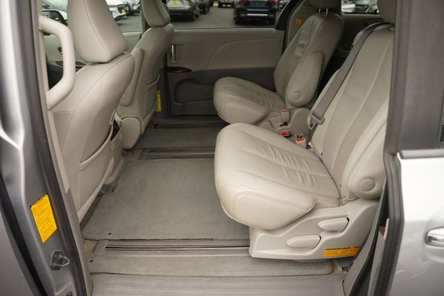 2013 Toyota Sienna XLE 8 Passenger