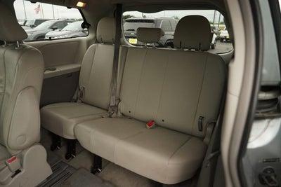 2013 Toyota Sienna XLE 8 Passenger