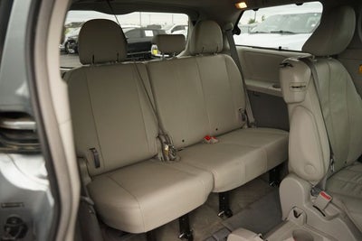 2013 Toyota Sienna XLE 8 Passenger